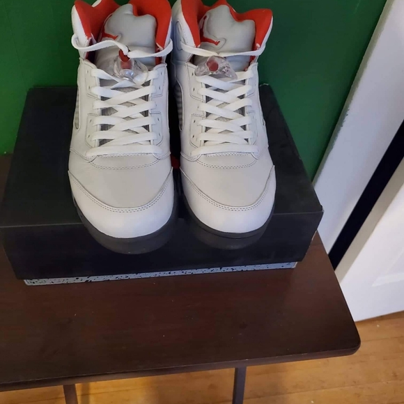 Shoe - Picture 3 of 5